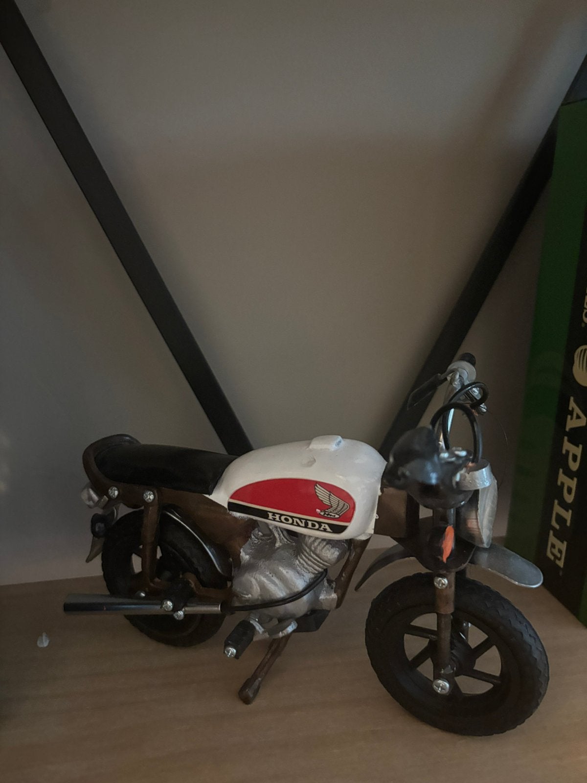 Decoratie motor honda nieuw, Huis en Inrichting, Woonaccessoires | Overige, Ophalen of Verzenden, Nieuw