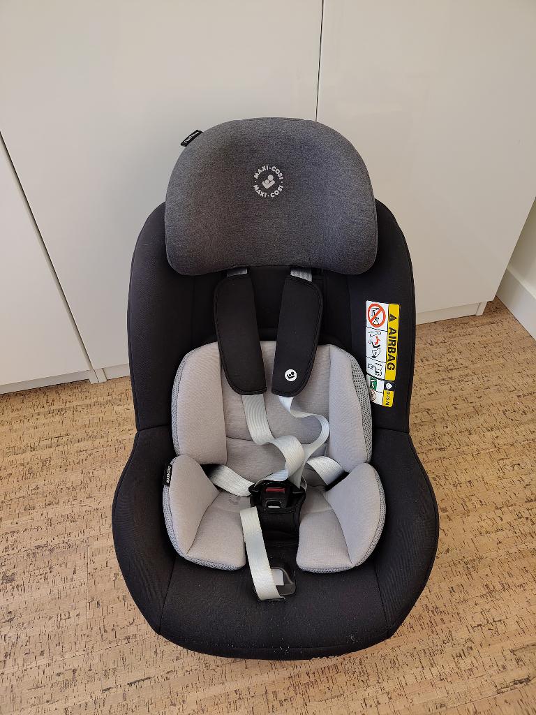 Maxi-Cosi Pearl Smart isize (2022) met FamilyFix 3 basis, Ophalen, Verstelbare rugleuning, Gebruikt, 9 t/m 18 kg