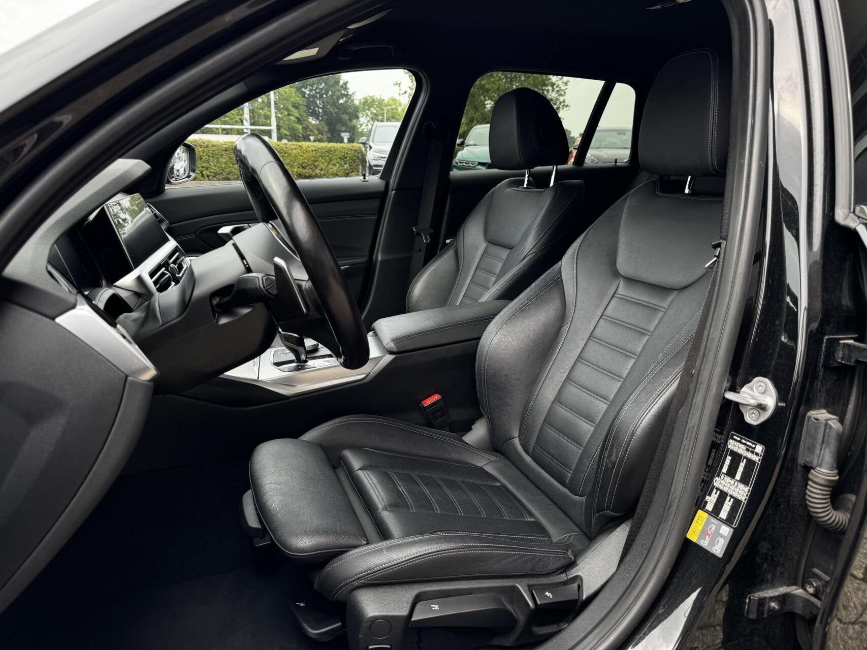 Foto 4 van BMW 3-serie Touring 330e xDrive|MSport|Leder|Sfeerve|19"|BTW