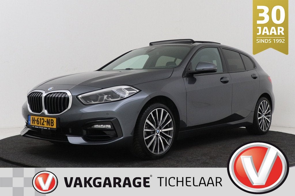 BMW 1-serie 118i High Executive | Panoramadak | Org NL | Car, Auto's, BMW, Bedrijf, Te koop, 1-Serie, ABS, Achteruitrijcamera