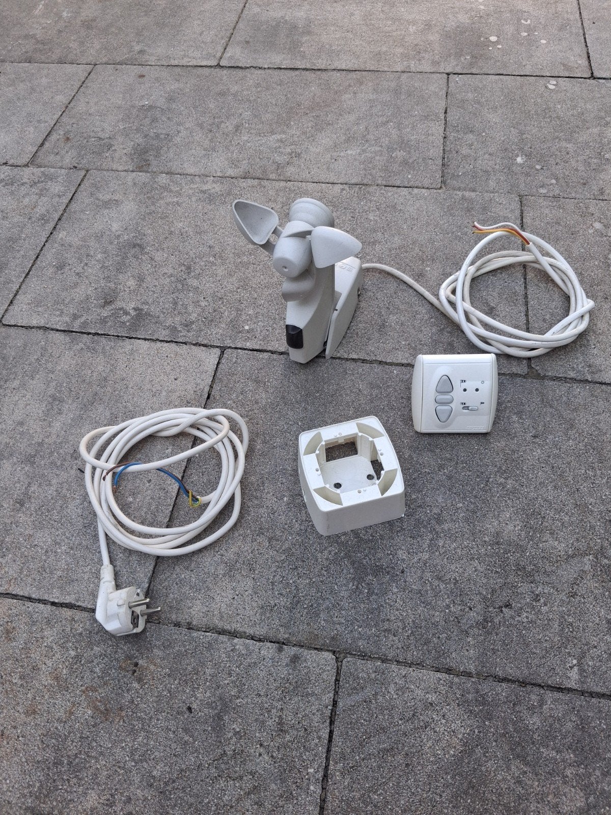 Somfy Soliris zon en wind automaat, Tuin en Terras, Zonneschermen, Ophalen of Verzenden, Knikarmscherm