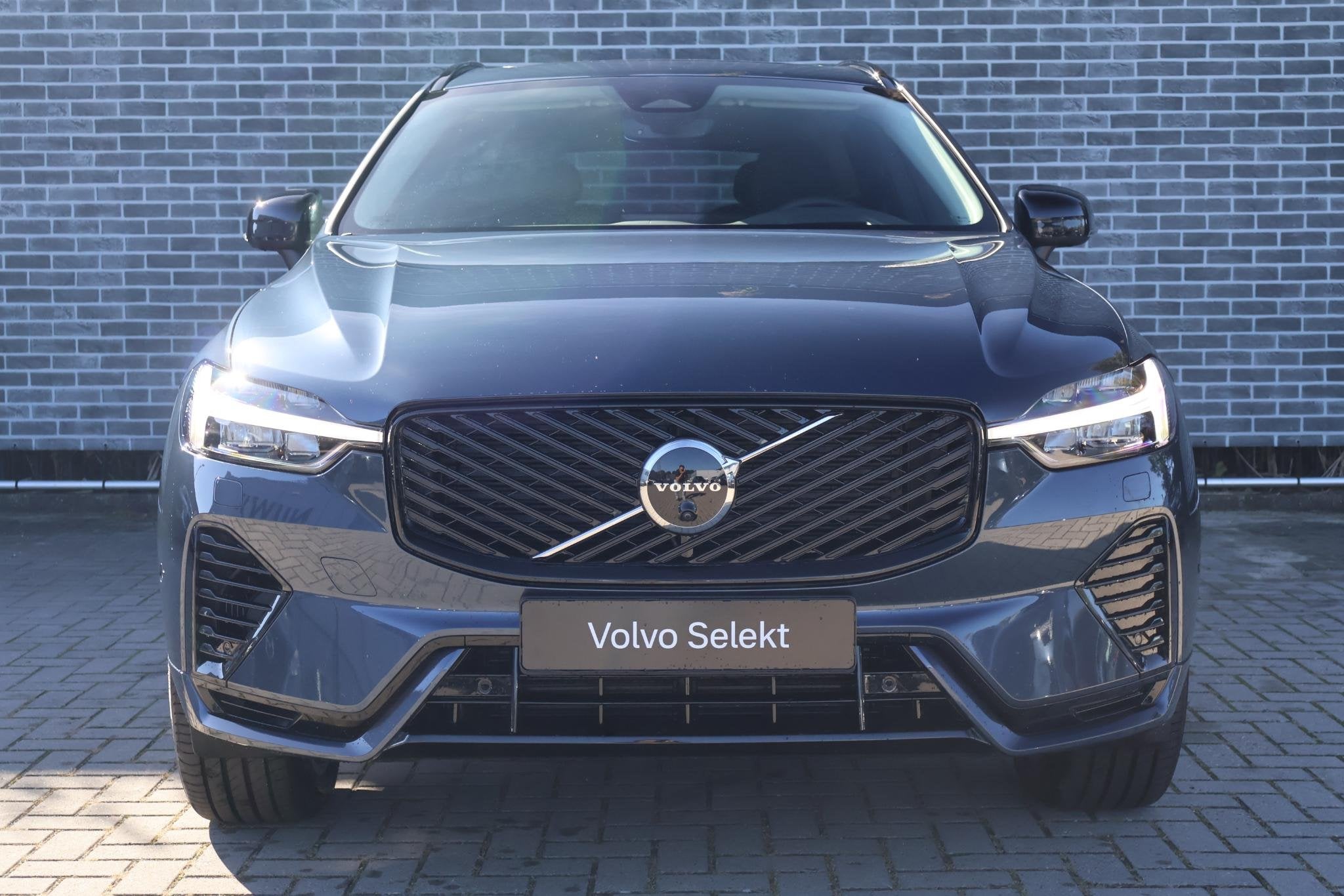 Volvo XC60 2.0 T6 Plug-in Hybrid AWD Ultra Dark | PHEV Long, Gebruikt, Euro 6, 4 cilinders, Blauw