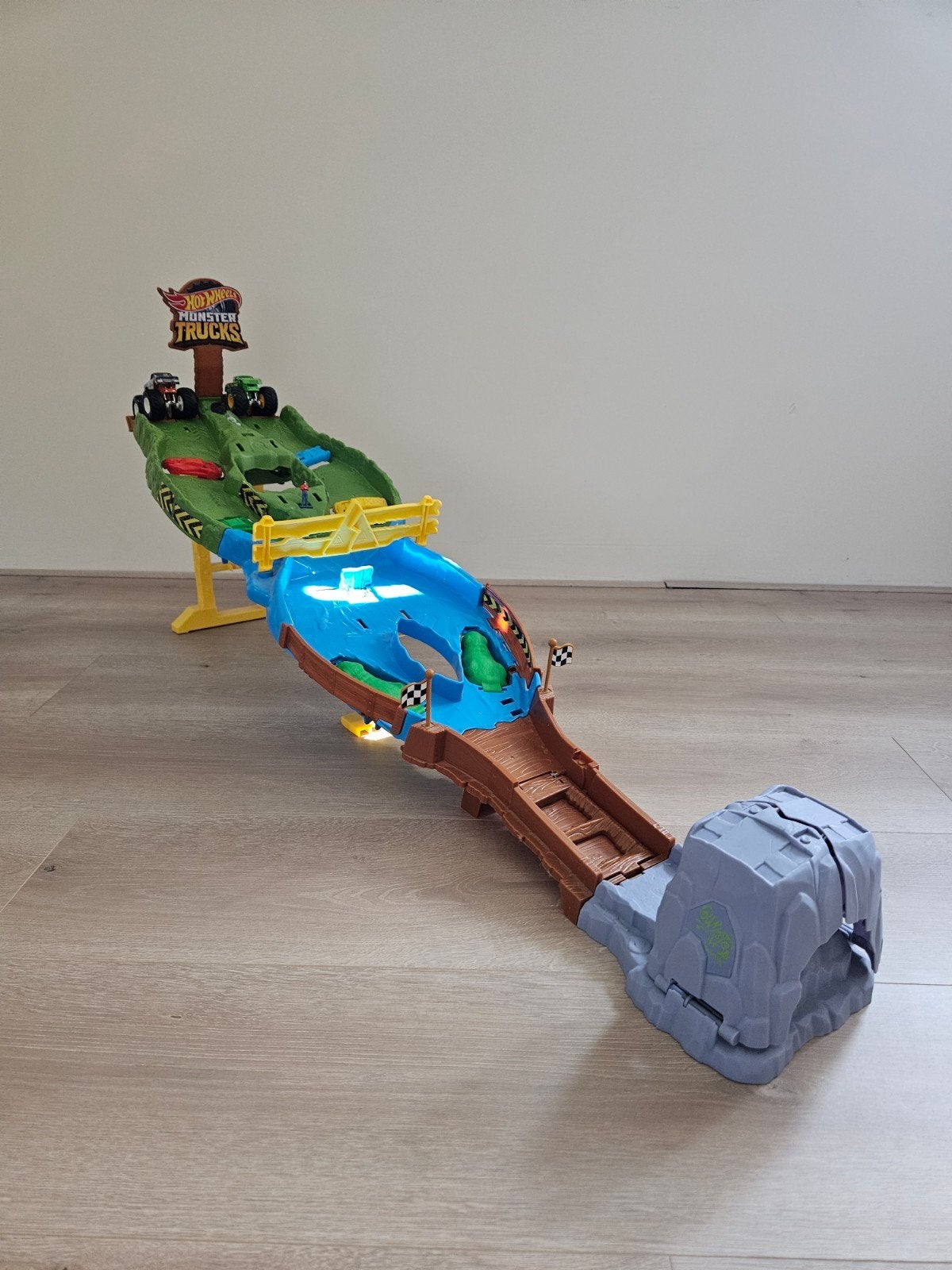 Hot Wheels Monster Trucks Racebaan - Compleet, Racebaan, Ophalen of Verzenden, Zo goed als nieuw, Hot Wheels
