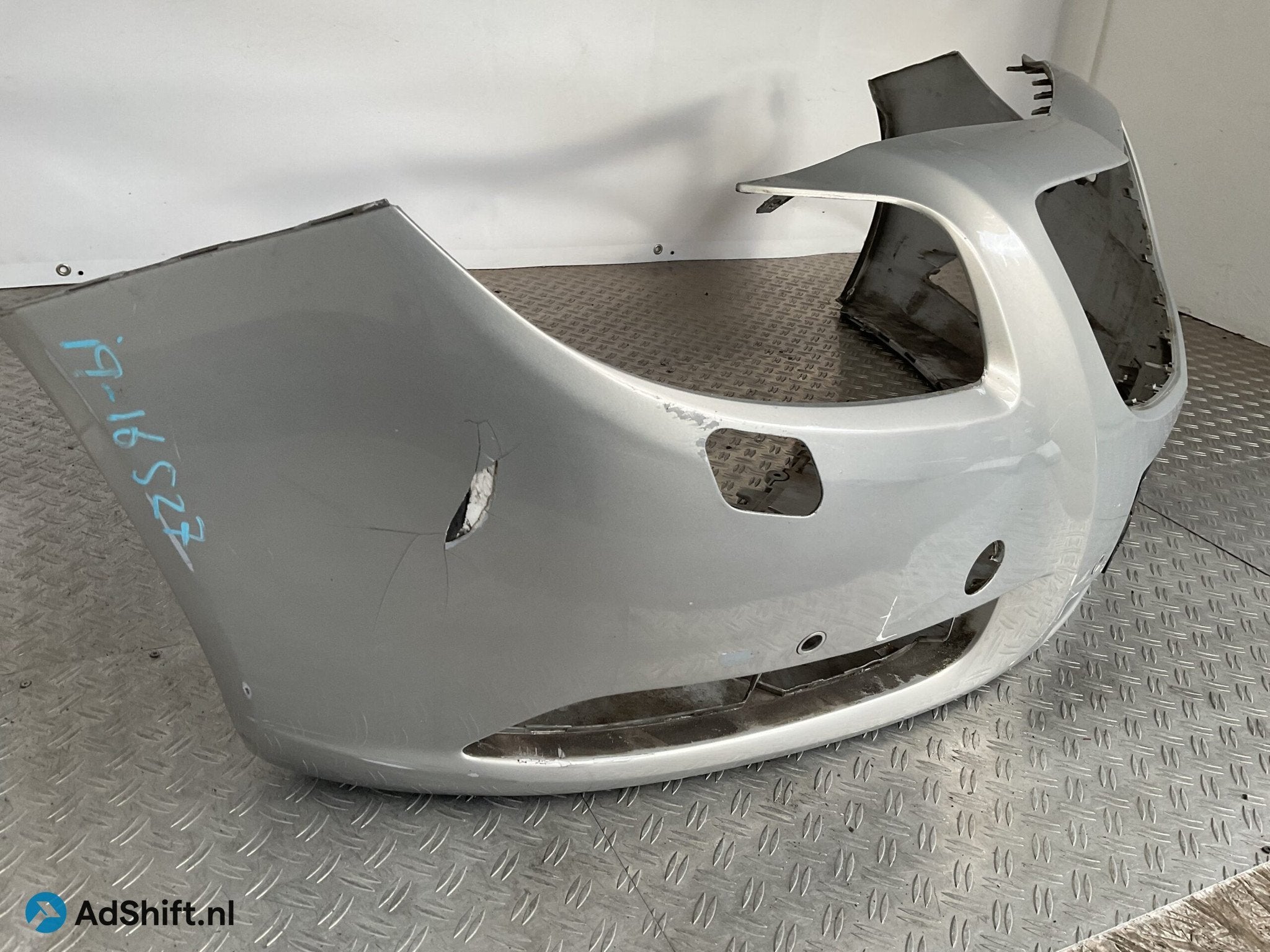 Bumper Opel Insignia A 09-12 13288286 Voorbumper i9-16527z, Auto-onderdelen, Bumper