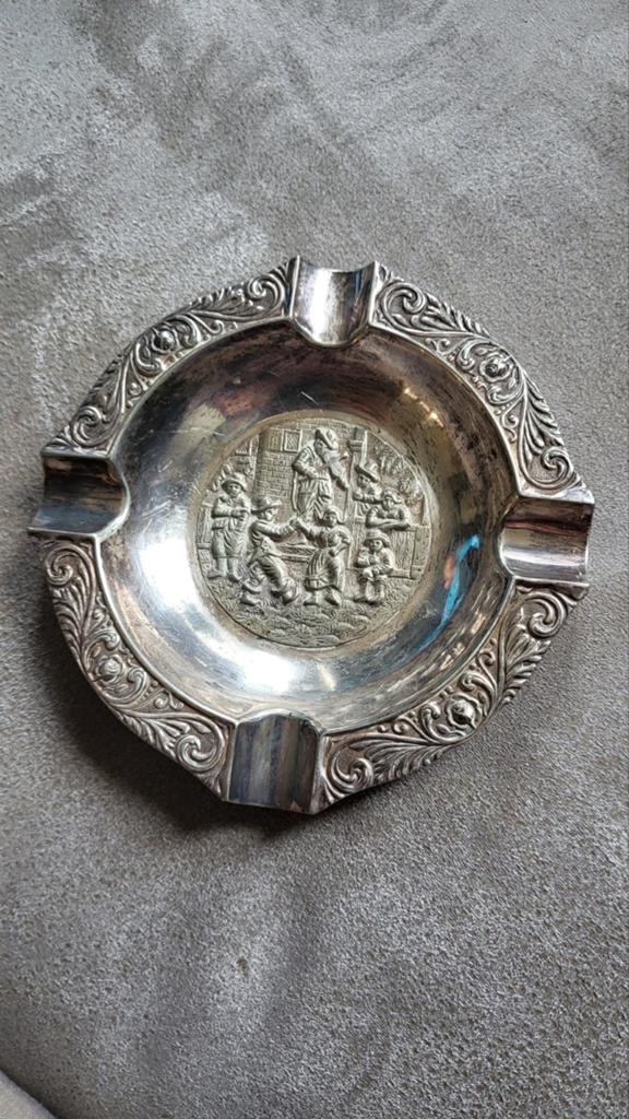 Titel:
Vintage Verzilverde Oud-Hollandse Asbak (Hooijkaas /, Ophalen