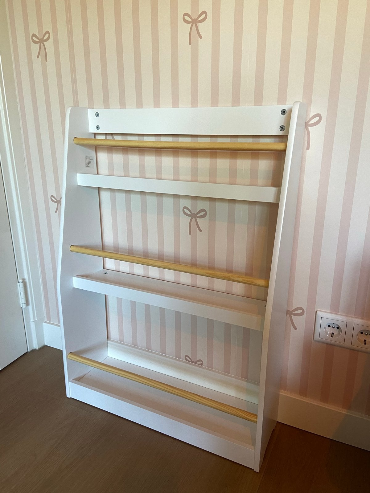 Petit Amelie Boekenrek - Wit met Houten Stangen, Kinderen en Baby's, Ophalen, Nieuw, Kast