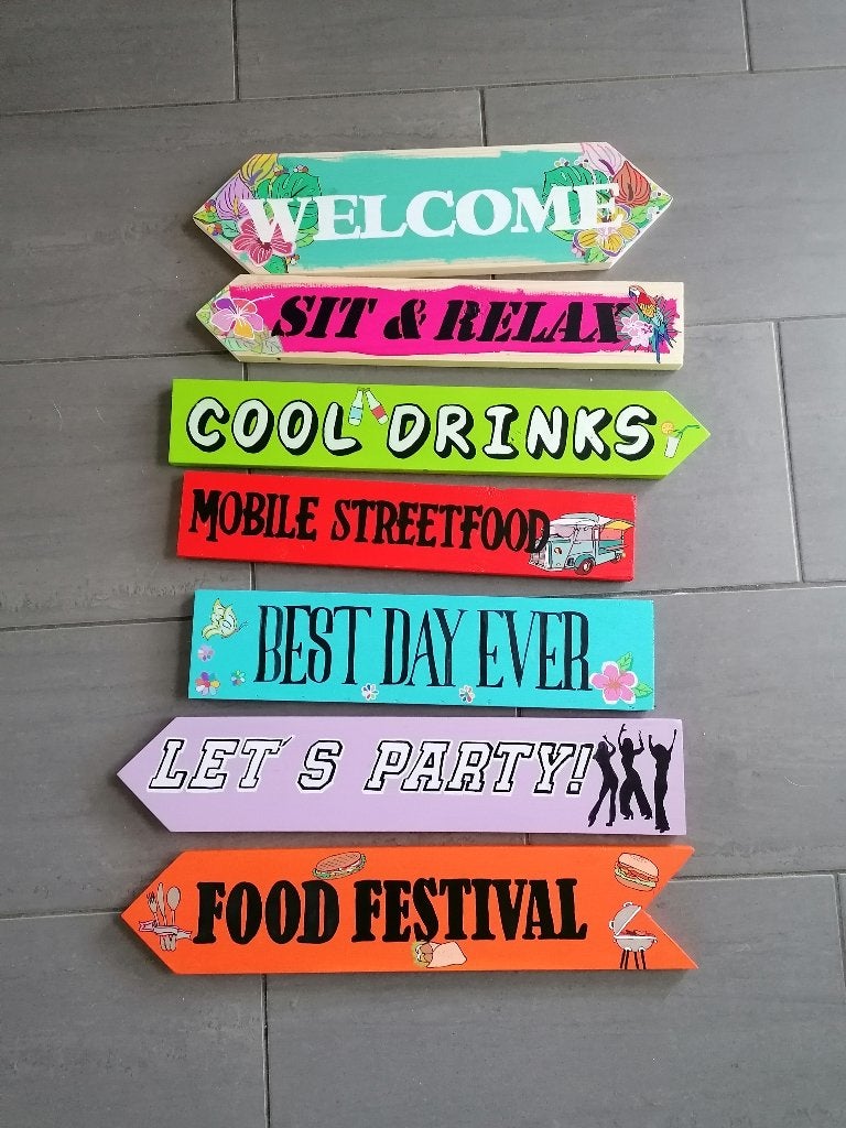 Unieke Ibiza wegwijzers op maat voor feest, tuin & bedrijf, Tuin en Terras, RW Houtidee – handgemaakte houten huis-, tuin-, feest- en cadeauartikelen naar uw idee. Ibiza wegwijzerborden, pijlen en bewegwijzering op maat voor feesten, bruiloften, events, bedrijven, festivals, tuin en terras. Persoonlijk en weerbestendig. Top!