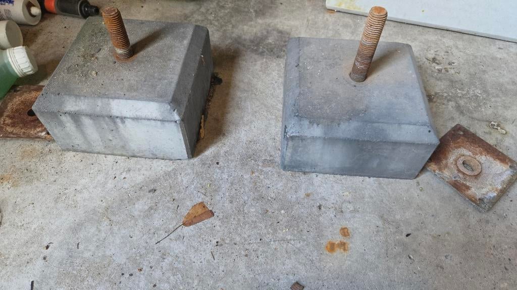 Betonpoeren met draadeind, Ophalen of Verzenden