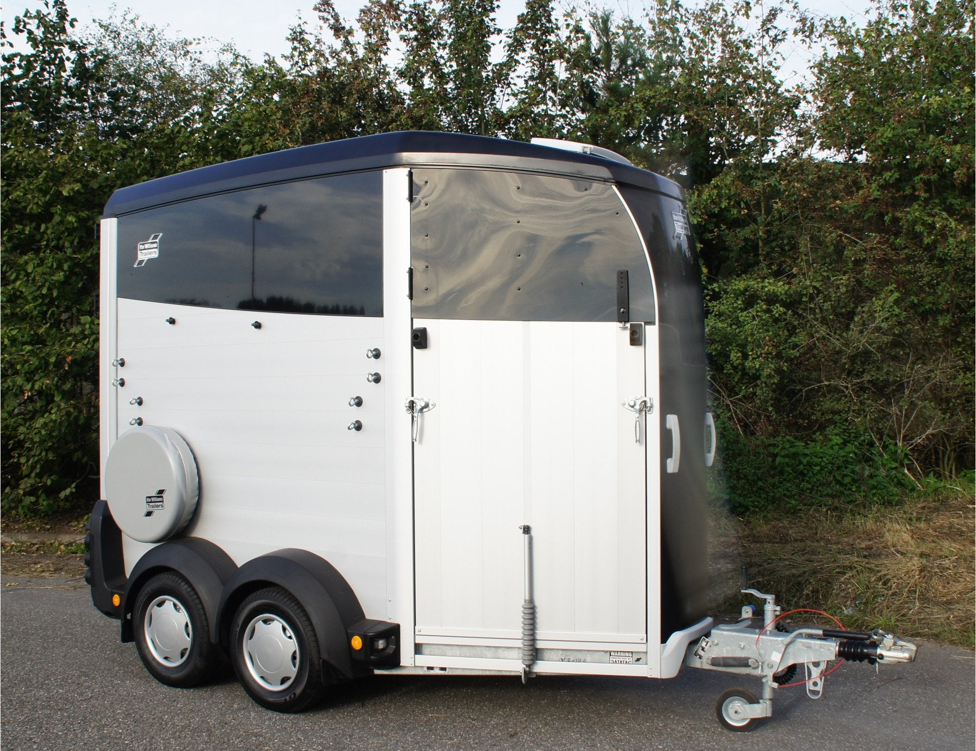 IFOR WILLIAMS HBX 403 1.5 Paards trailer (bj 2025), TVW Horse Trucks, Gebruikt, Info@tvwhorsetrucks.com, Textielstraat 2
5107NG  DONGEN, NL