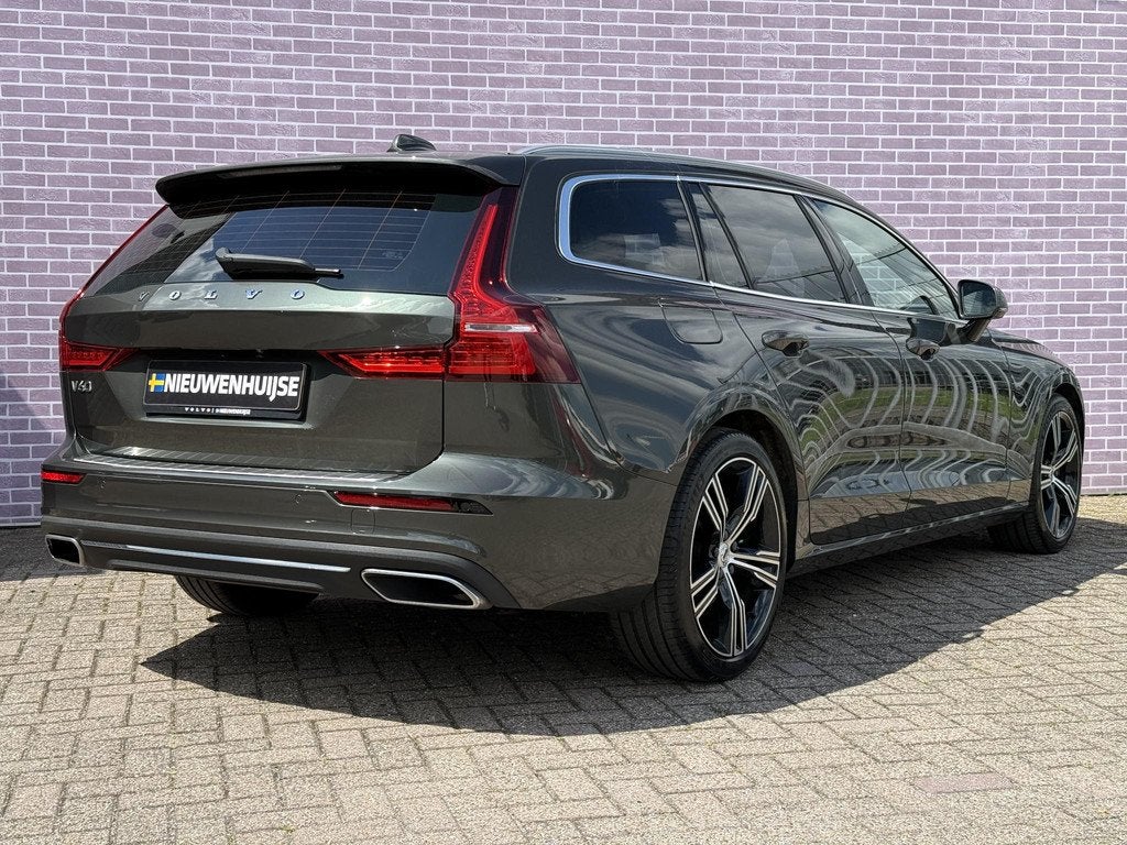 Volvo V60 2.0 B3 Inscription | Trekhaak | MAROON BROWN leder, Euro 6, 4 cilinders, 1969 cc, Zilver of Grijs