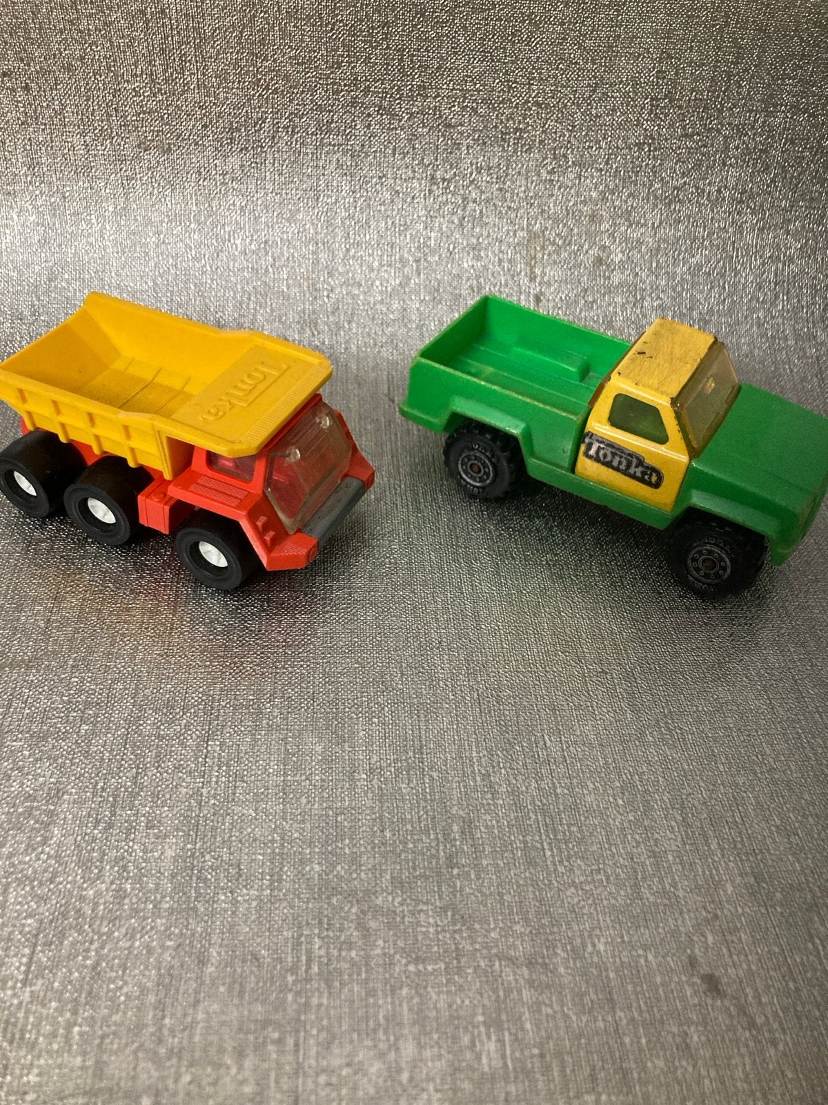 2 Tonka Miniatuur Auto's: Kiepwagen en Pick-up Truck, Ophalen of Verzenden, Gebruikt