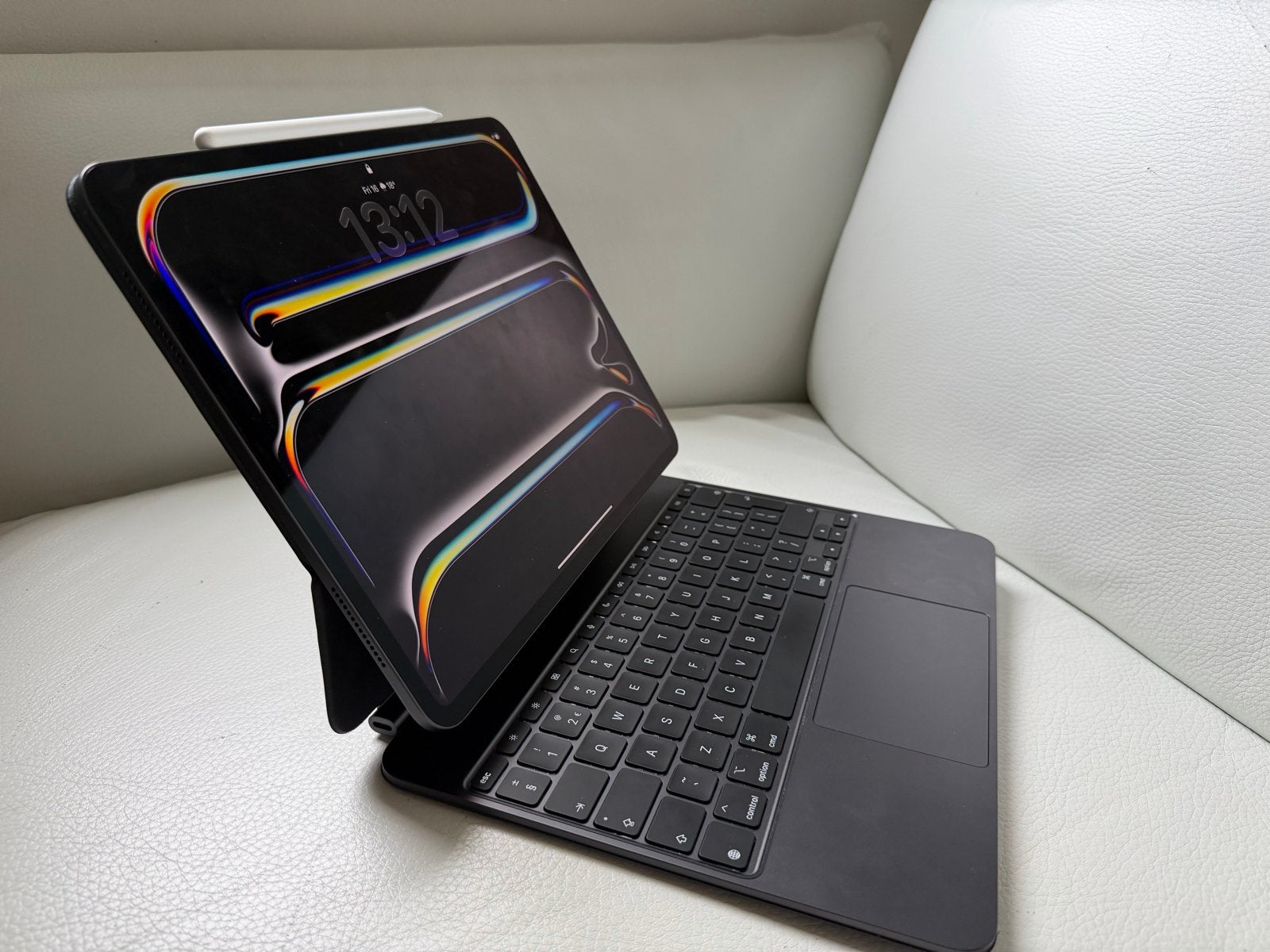 Apple iPad Pro 13’’ (M4) 256GB + keyboard + Apple Pencil Pro, Ophalen, 13 inch of meer, Zo goed als nieuw, Apple iPad Pro