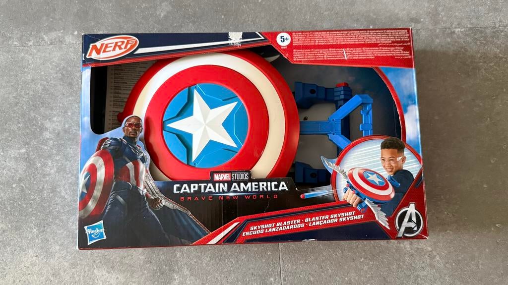 NERF Captain America Skyshot Blaster Schild, Ophalen of Verzenden, Zo goed als nieuw, Jongen of Meisje
