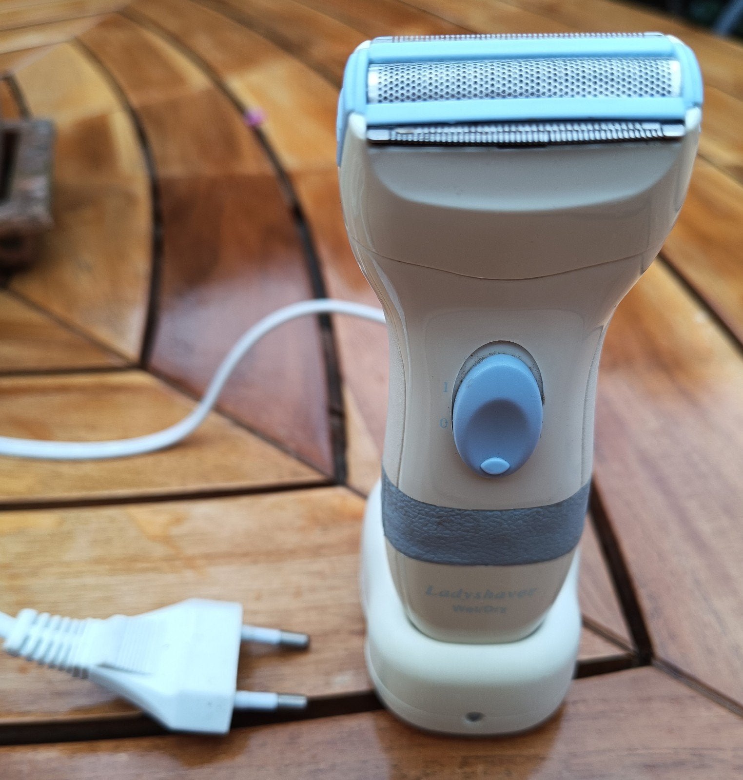Braun Ladyshaver Wet/Dry en accessoires, Ophalen of Verzenden, Gebruikt, Scheren en Epileren