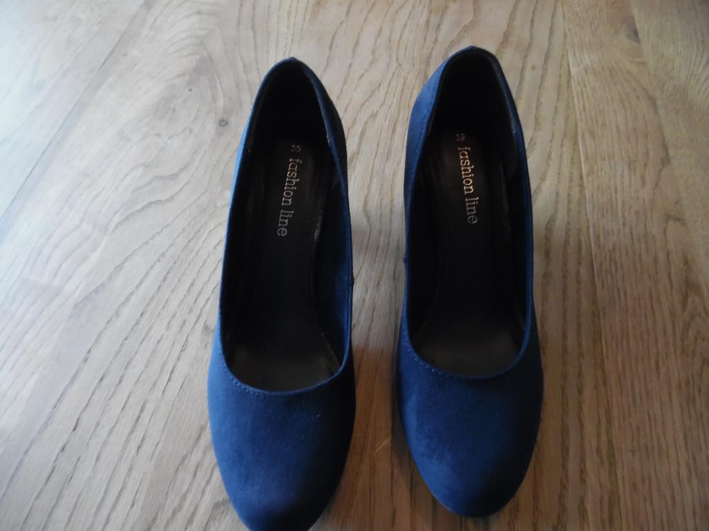 gala feest  pumps koningsblauw maat 39  hak  7 cm suède, Kleding | Dames, Schoenen, Blauw, Ophalen of Verzenden, Schoenen met hoge hakken