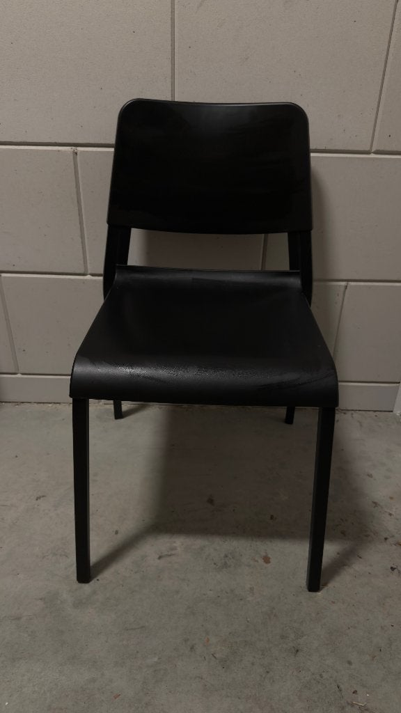 IKEA plastic chairs x2 - black, Ophalen, Kunststof, Gebruikt, Twee