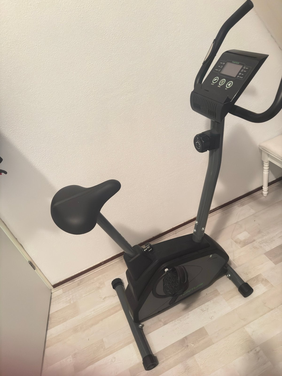 Tunturi Hometrainer - Zo goed als nieuw, Sport en Fitness, Fitnessapparatuur, Ophalen, Zo goed als nieuw, Metaal, Benen