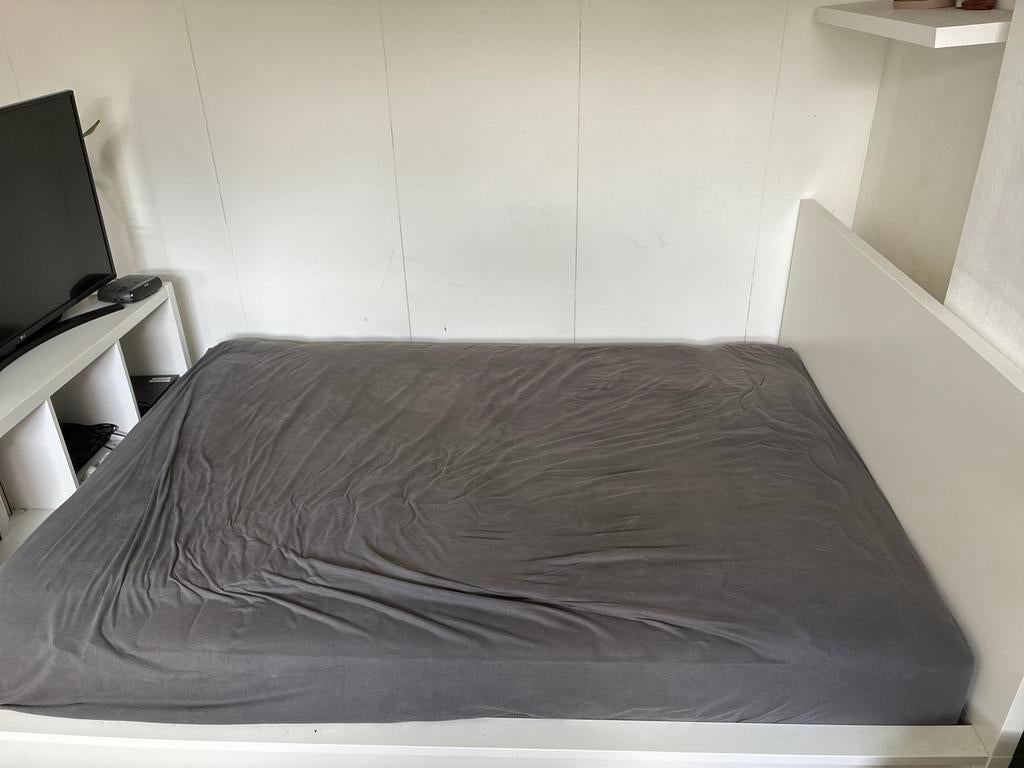 IKEA MALM bedframe met VALEVÅG matras en lattenbodem, Huis en Inrichting, Slaapkamer | Bedden, Ophalen, Gebruikt, Wit, Tweepersoons