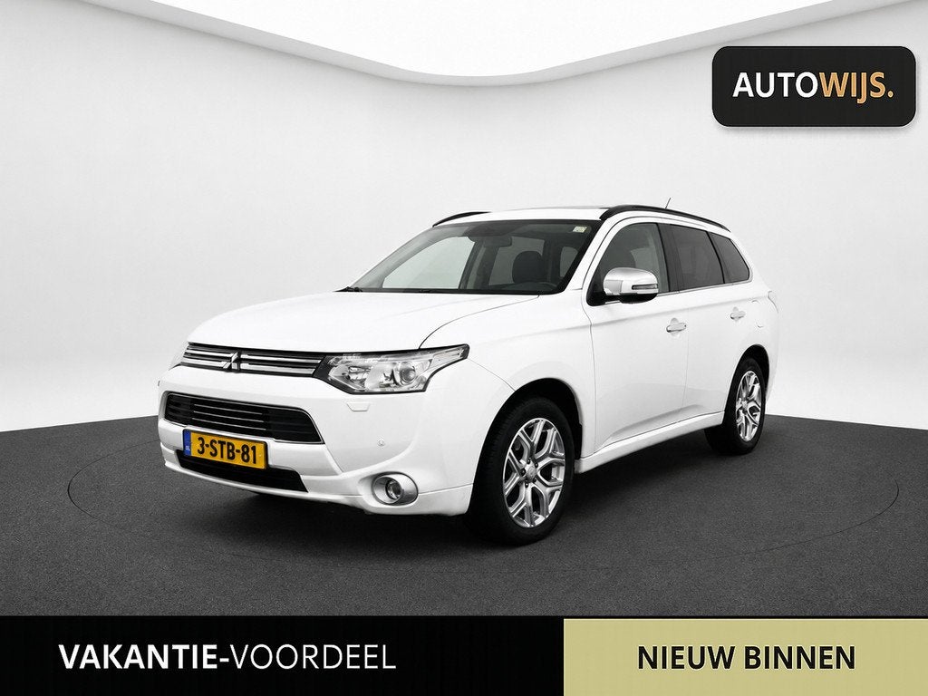 Mitsubishi Outlander 2.0 PHEV Instyle+|LEDER|PANO|TREKHAAK|C, Auto's, 4 cilinders, Wit, Vierwielaandrijving, Hybride Elektrisch/Benzine