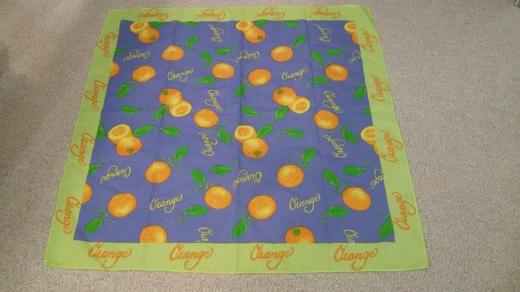 Tafelkleedje met sinaasappel print 80 bij 80 cm., 80 cm, Vierkant, Ophalen of Verzenden, Zo goed als nieuw