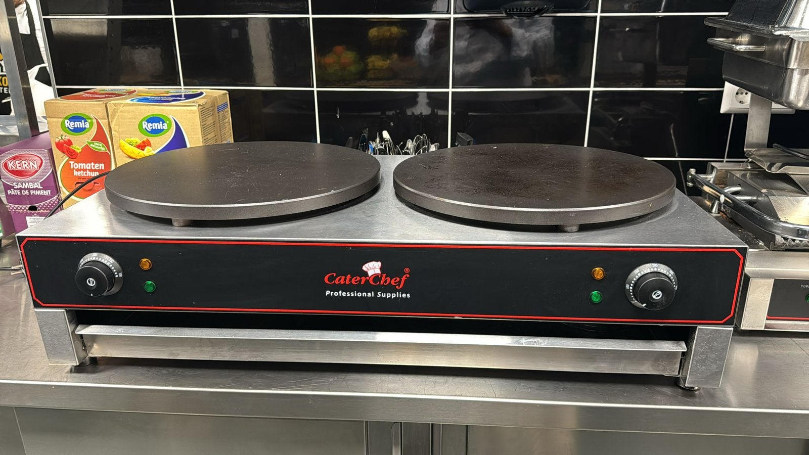 Professionele dubbele Elektrische Crepes Maker – CaterChef, Ophalen of Verzenden