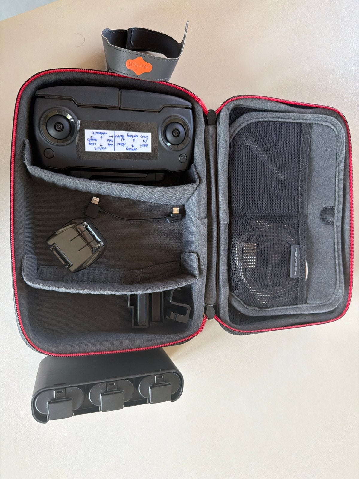 DJI Drone accessoires: C2 afstandsbediening, 3 accu's, case, 250 tot 900 gram, Gebruikt, Cameradrone, Extra accu('s)
