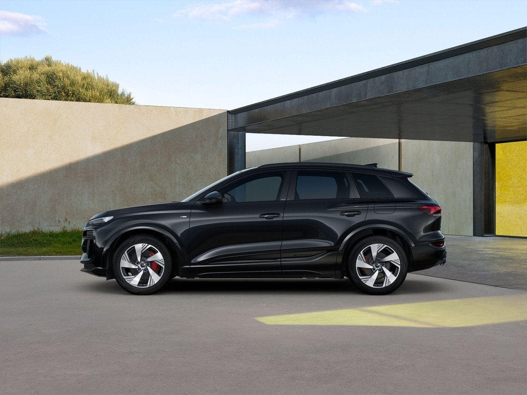 Audi Q6 e-tron 252pk S Edition 83 kWh | Luchtvering | Panora, Auto's, Audi, Automaat, 12 maanden, Achterwielaandrijving, Zwart