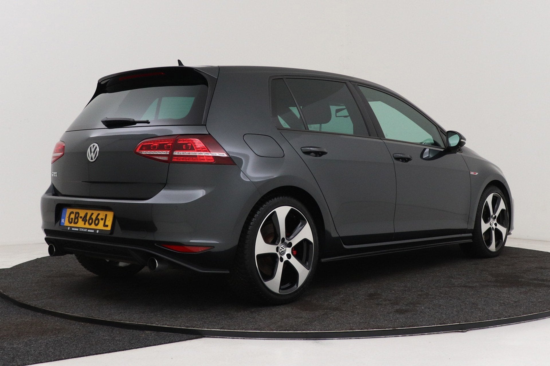 Volkswagen Golf 2.0 TSI GTI | Org NL | 1e Eigenaar | Camera, Stof, Gebruikt, 4 cilinders, 1984 cc