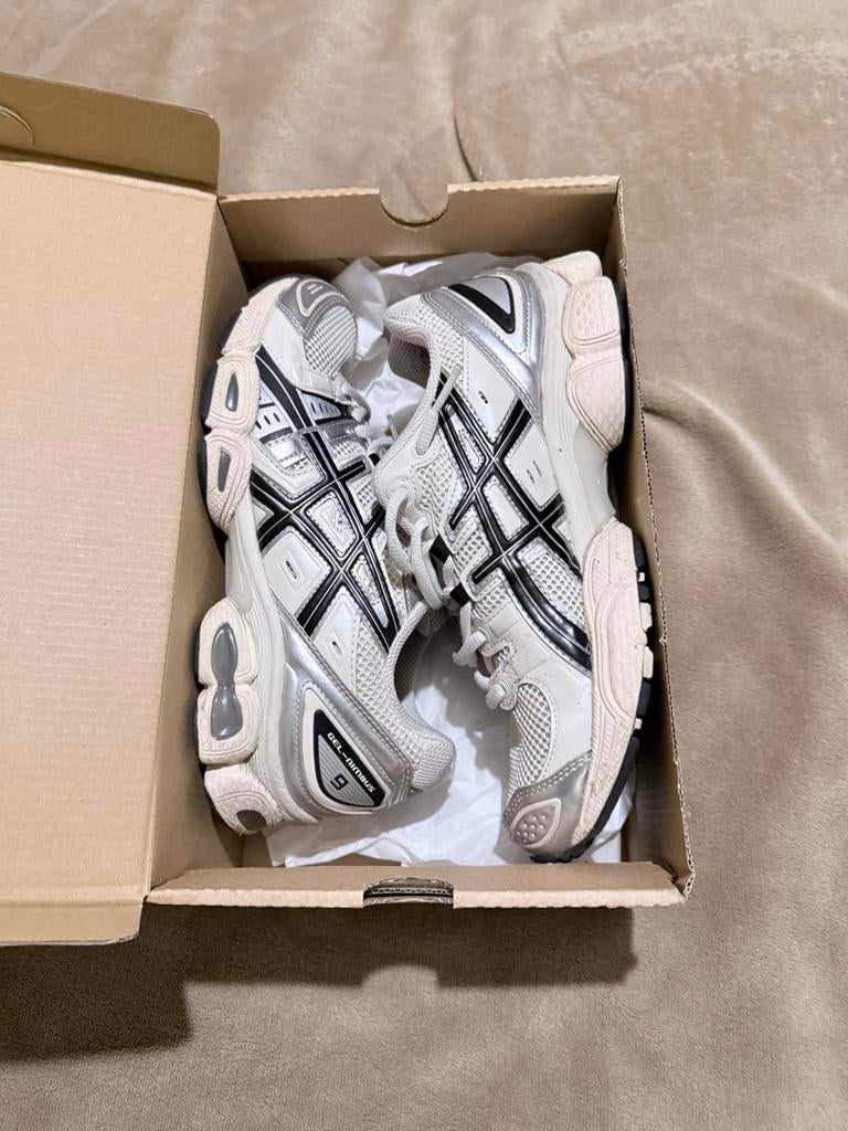 Asics schoenen, Ophalen of Verzenden, Zo goed als nieuw, Sneakers of Gympen