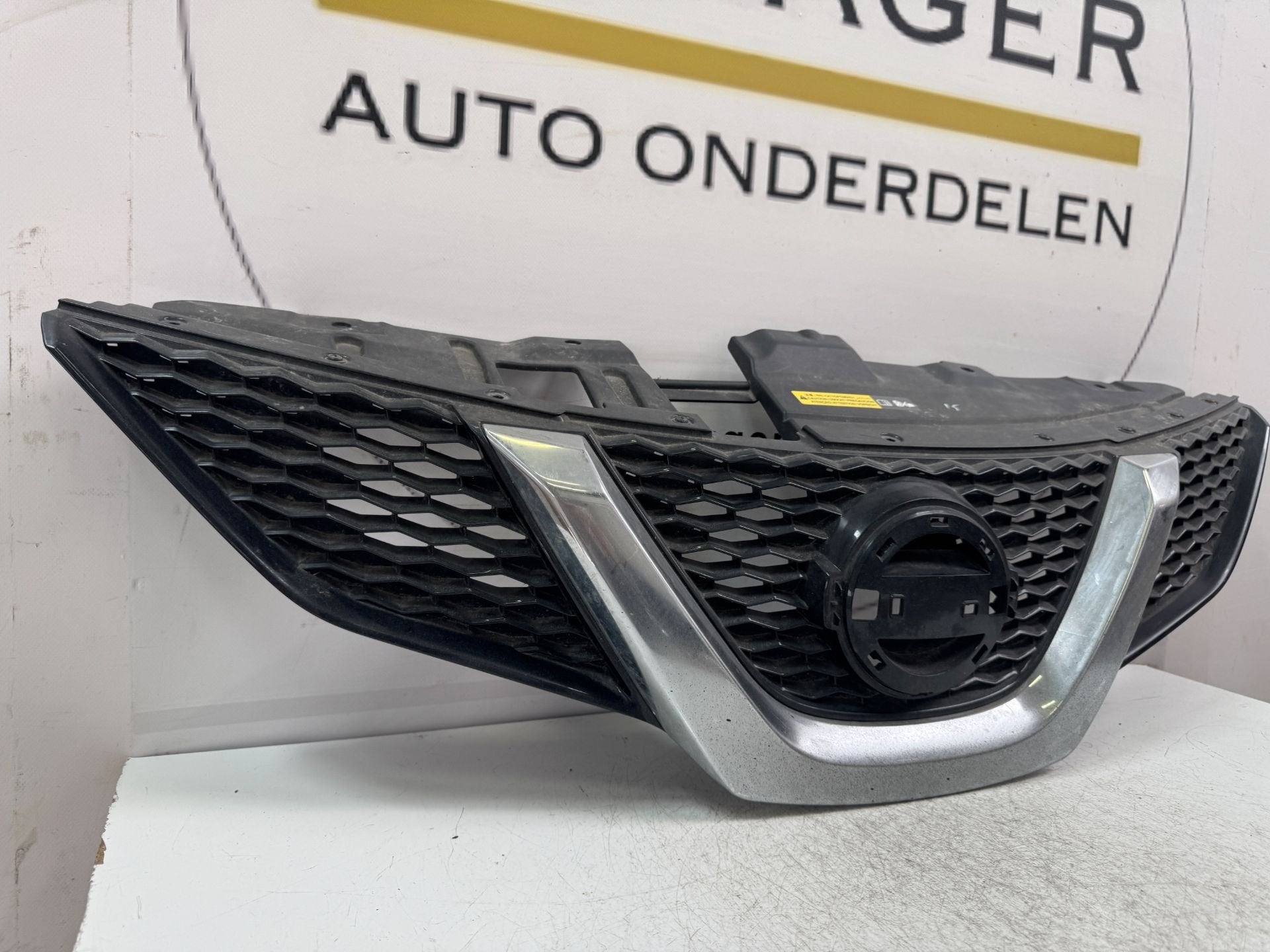 NISSAN QASHQAI J11 GRIL GRILLE 2014+, Auto-onderdelen, Voor, Takashima 1-chome 1-1
220-8686  Yokohama, Ophalen of Verzenden, NISSAN_SR@mail.nissan.co.jp
