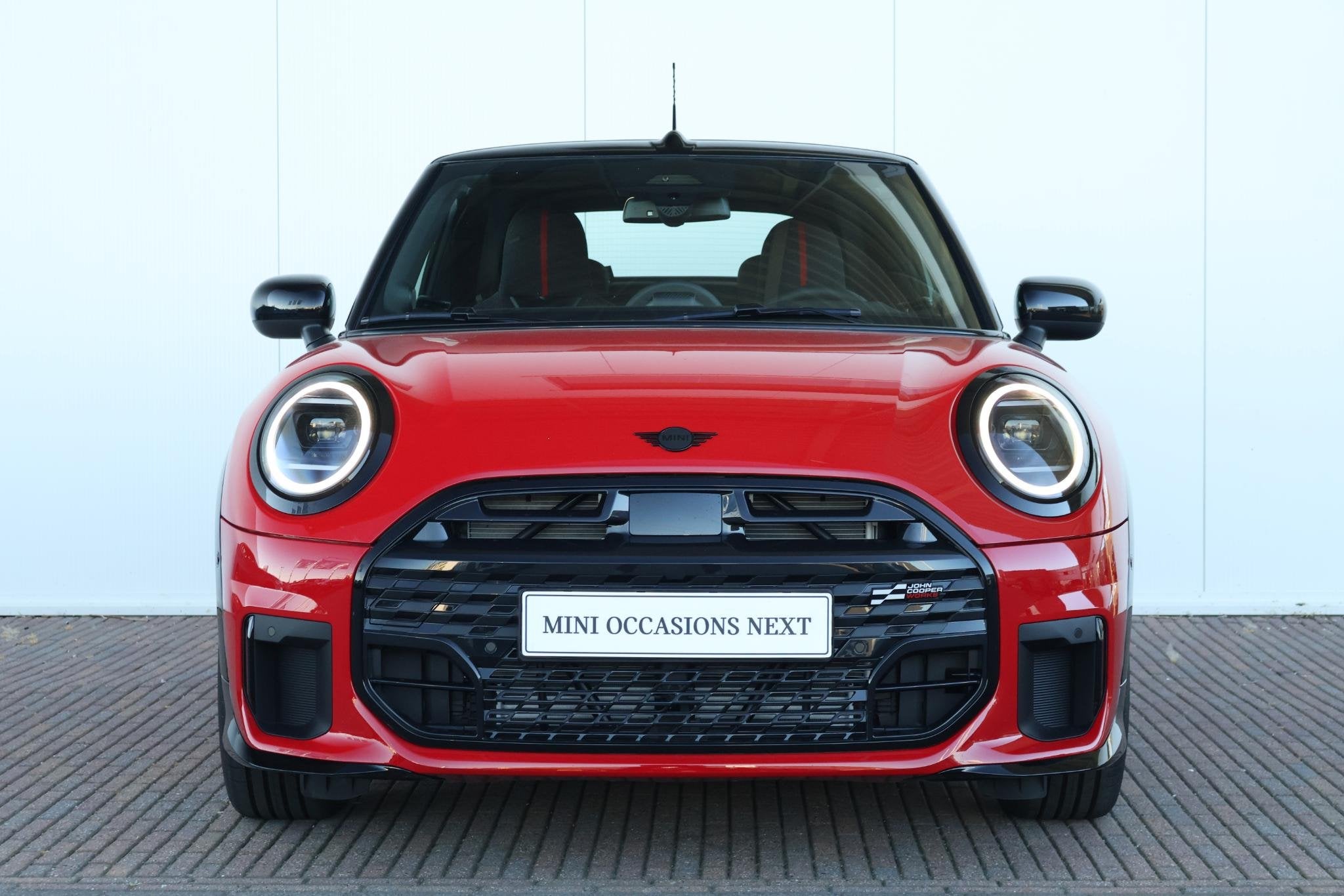 MINI Cabrio 2.0 Cooper C John Cooper Works M | Harman/Kardon, 1998 cc, 15 km/l, 4 stoelen, 163 pk