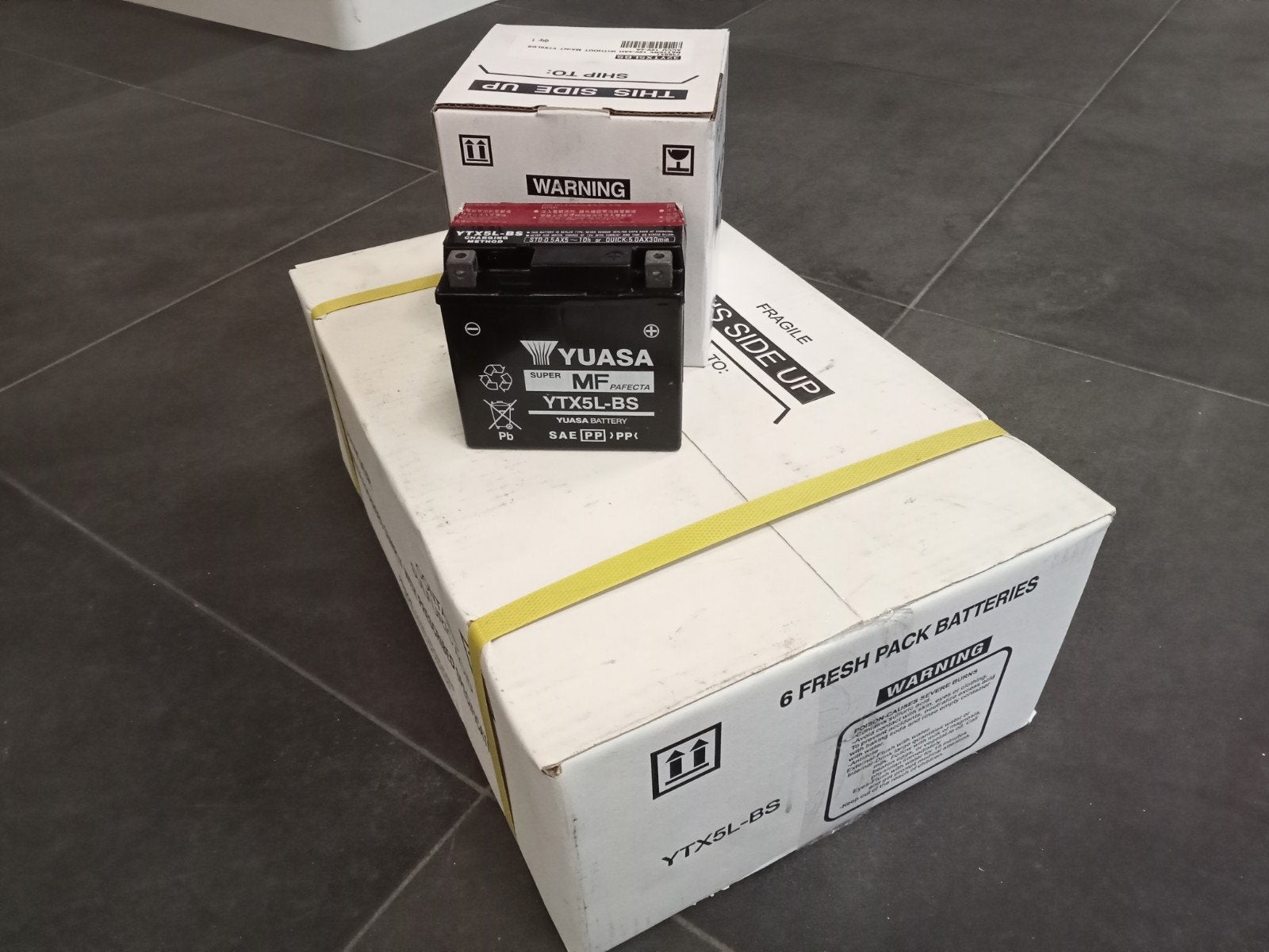 ACCU 12v YTX5L-BS YUASA 15 Euro perstuk 2-takt scooter, Ophalen of Verzenden, Nieuw, Oplaadbaar
