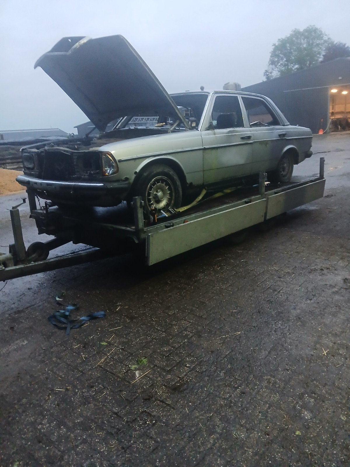 Rollend remmend sturend casco Mercedes w123 230E, Ophalen