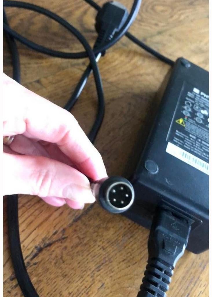 Stella accu lader Phylon 42V 2A E-bike oplader, Ophalen, Gebruikt