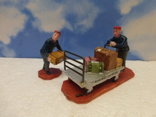 lemax Bagage Handlers kerstdorp poppetjes trein accessoires, Ophalen of Verzenden, Zo goed als nieuw
