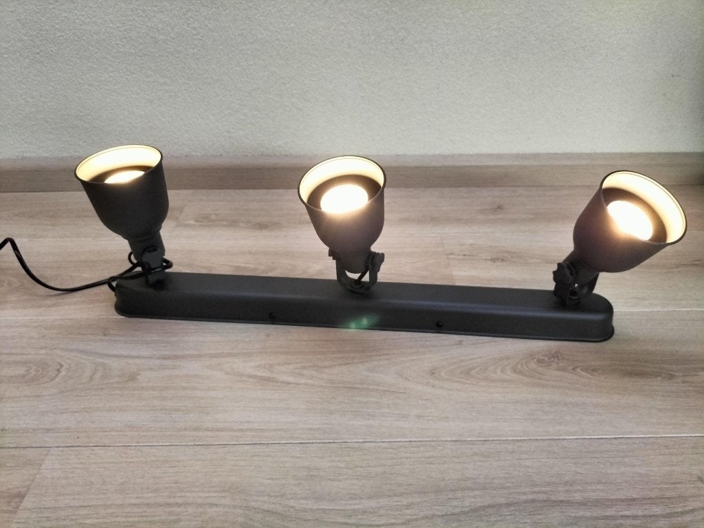 Plafondlamp / plafond spots 3 LED grijs metaal verstelbaar, Verstelbaar, Plafondspot, Zo goed als nieuw, Metaal