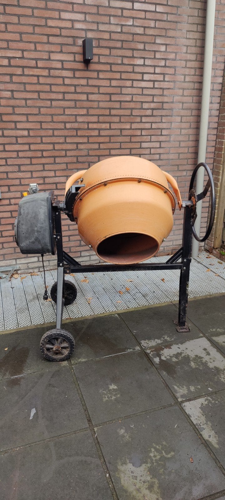 Goede, degelijke en grote betonmolen, roestvrij, Ophalen, Zo goed als nieuw
