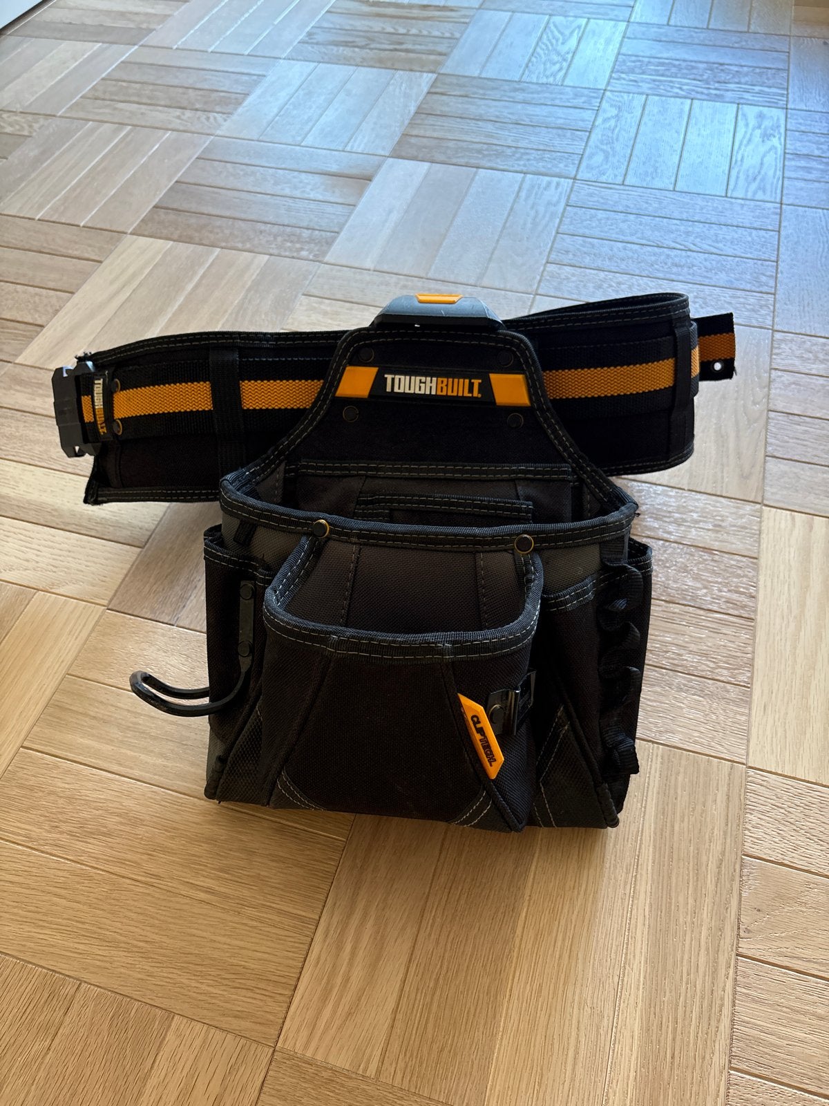 Gereedschapsriem ToughBuilt, Ophalen