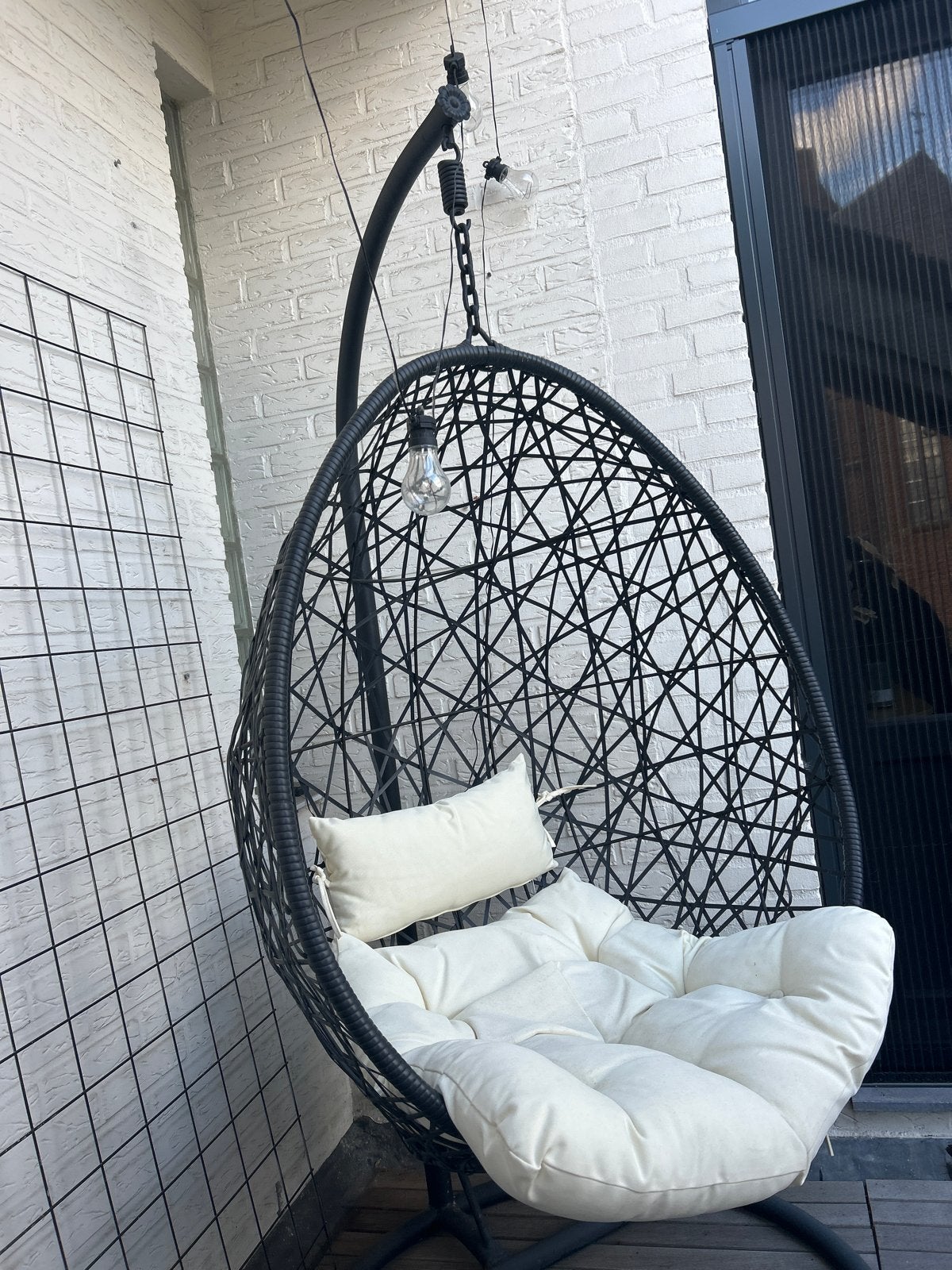 Comfortabele hangstoel met standaard en kussen, Ophalen, Zo goed als nieuw, Wicker