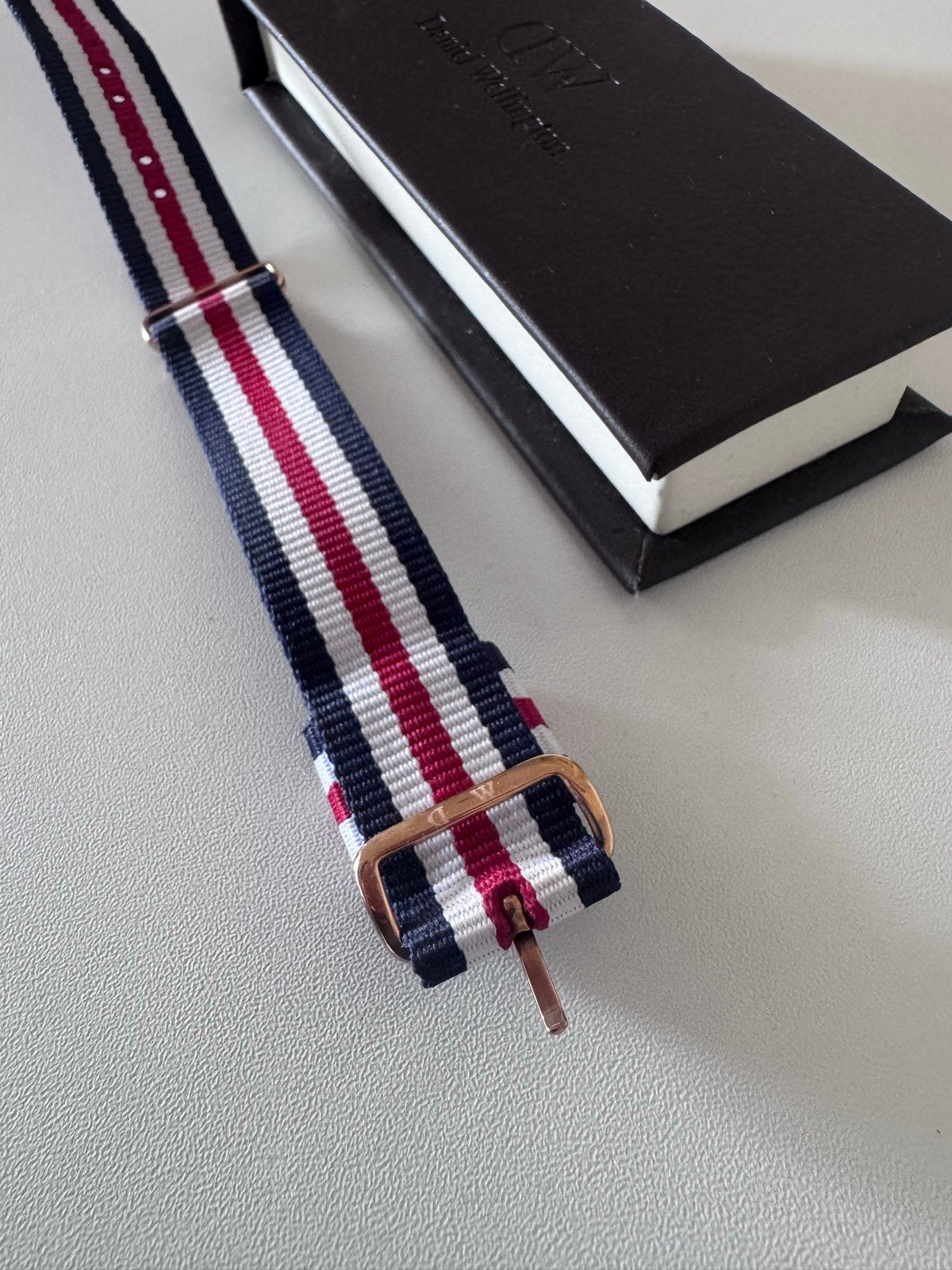 Daniel Wellington horlogebandje - Nieuw - Rozegoud, Ophalen of Verzenden, Nieuw, Overige materialen, Overige merken
