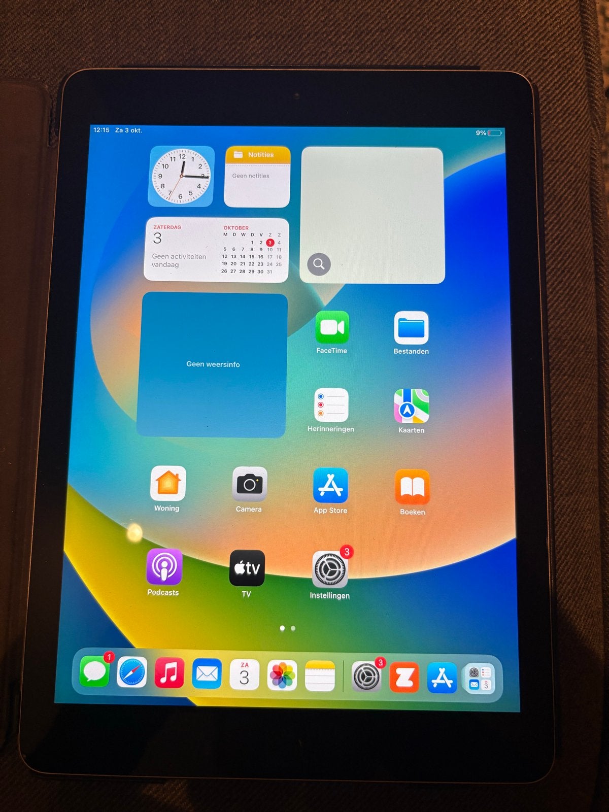 iPad 6e generatie met hoes en oplaadkabel, Computers en Software, Ophalen of Verzenden, Zo goed als nieuw, Apple iPad