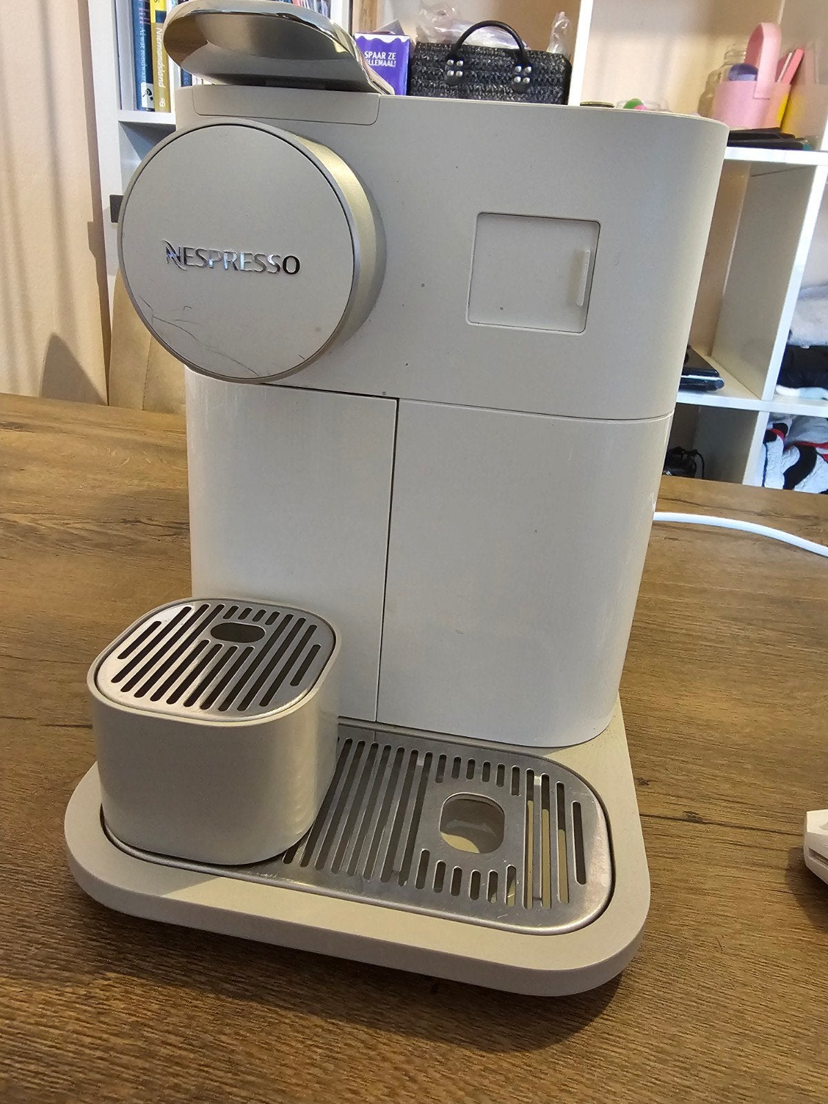 Nespresso De'Longhi Lattissima One - Koffiecupmachine, Ophalen, Koffiemachine, Zo goed als nieuw, 1 kopje