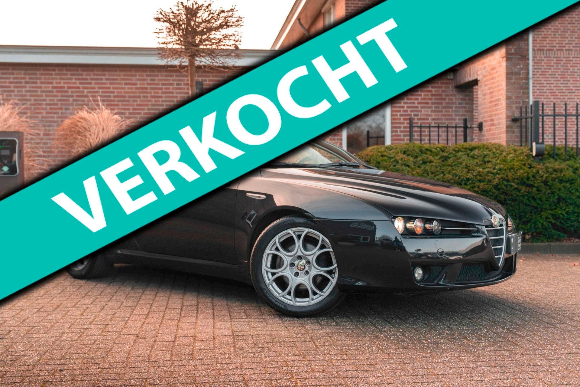 Alfa Romeo Spider 2.2 JTS 185 PK Xenon Leder BOSE Stoelverwa, Gebruikt, Zwart, 4 cilinders, Cabriolet