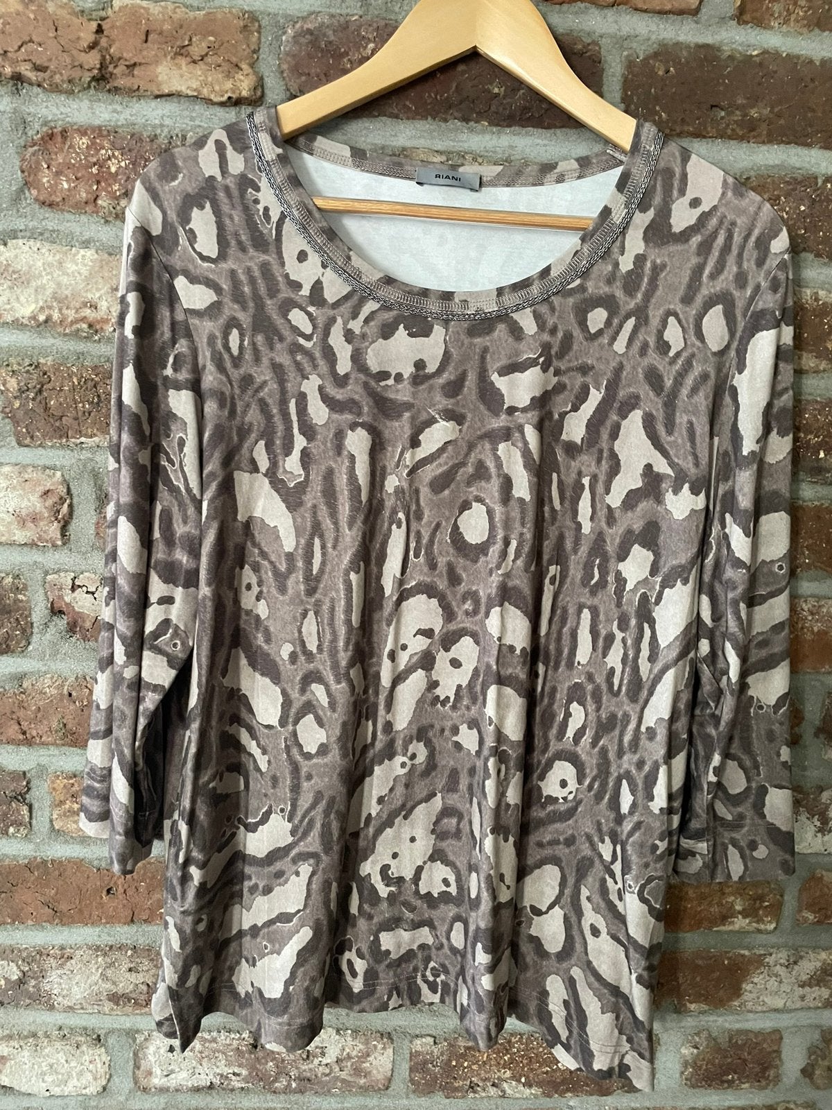 T-shirt van Riani maat 44 zgan, Ophalen of Verzenden, Zo goed als nieuw, Korte mouw