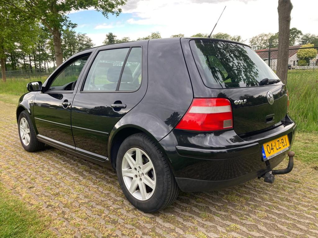 Volkswagen Golf 2.0 85KW 2003 Zwart km 283211nap, 4 cilinders, 1984 cc, Zwart, Origineel Nederlands