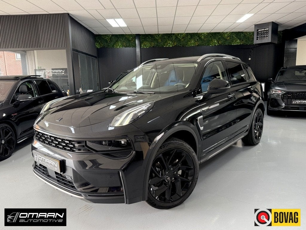 Lynk & Co 01 1.5 Plug-in Hybrid 261PK BLACK EDITION 360 CAM, Auto's, Automaat, Stof, Euro 6, Zwart