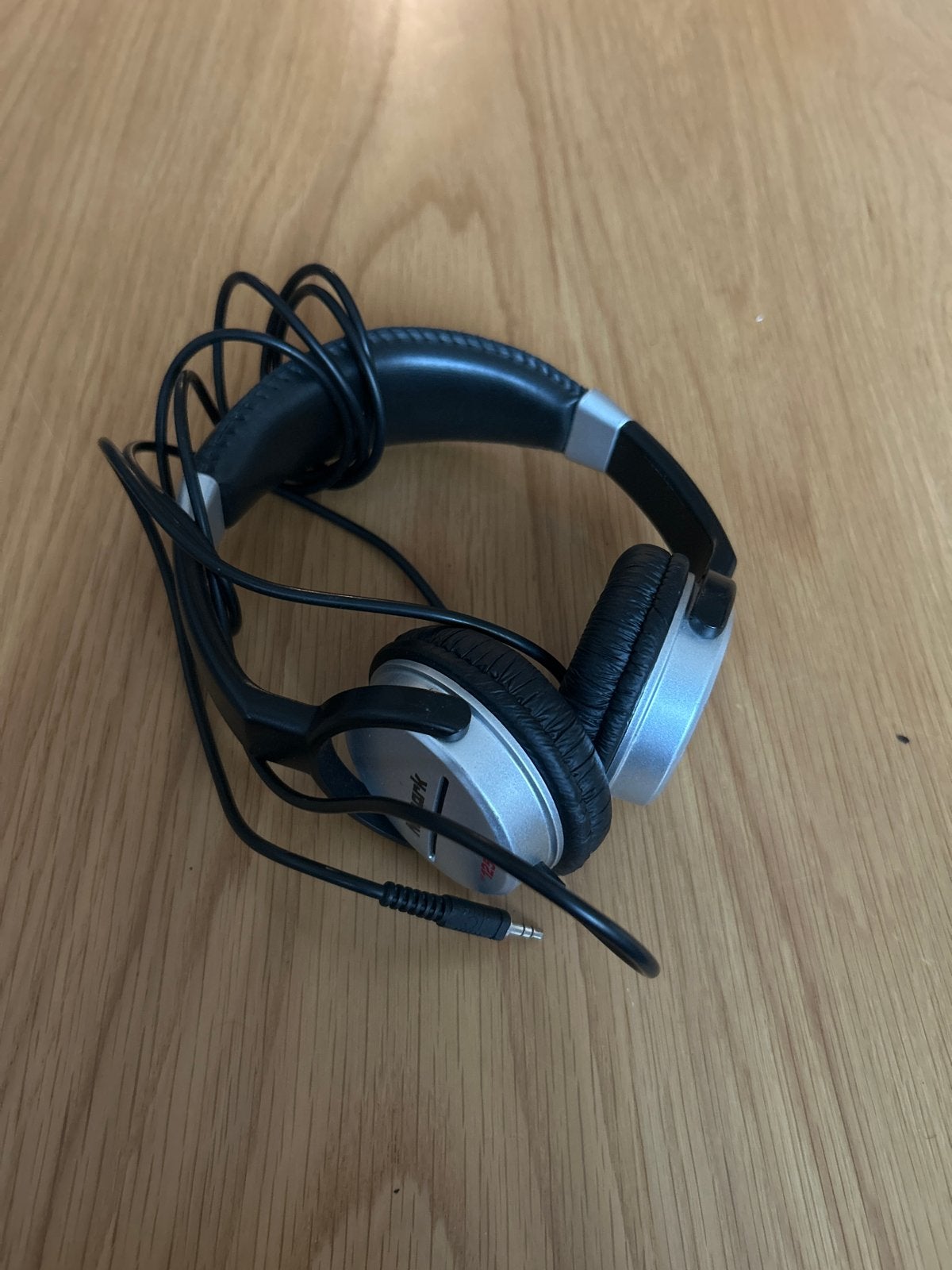 Numark HF125 DJ Hoofdtelefoon - Zilver/Zwart