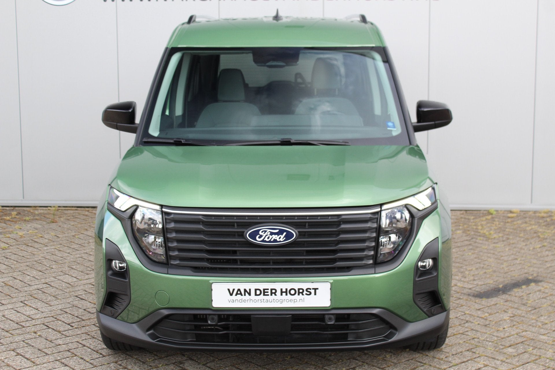 Ford Tourneo Courier 1.0-125pk Titanium AUTOMAAT ! UNIEKE Fo, Auto's, Ford, 12 maanden, 101 pk, Gebruikt, Bedrijf