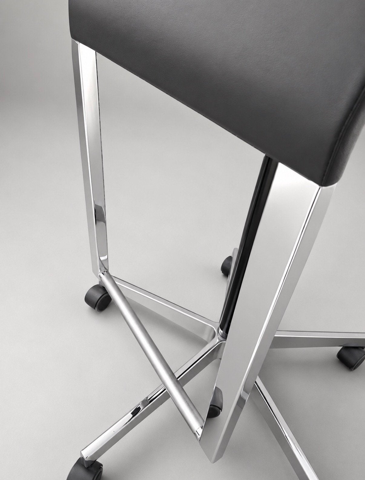 Maarten Van Severen Vitra03 HighChair, Drafting Stool, 2000s, -, -, Zo goed als nieuw, 1 kruk