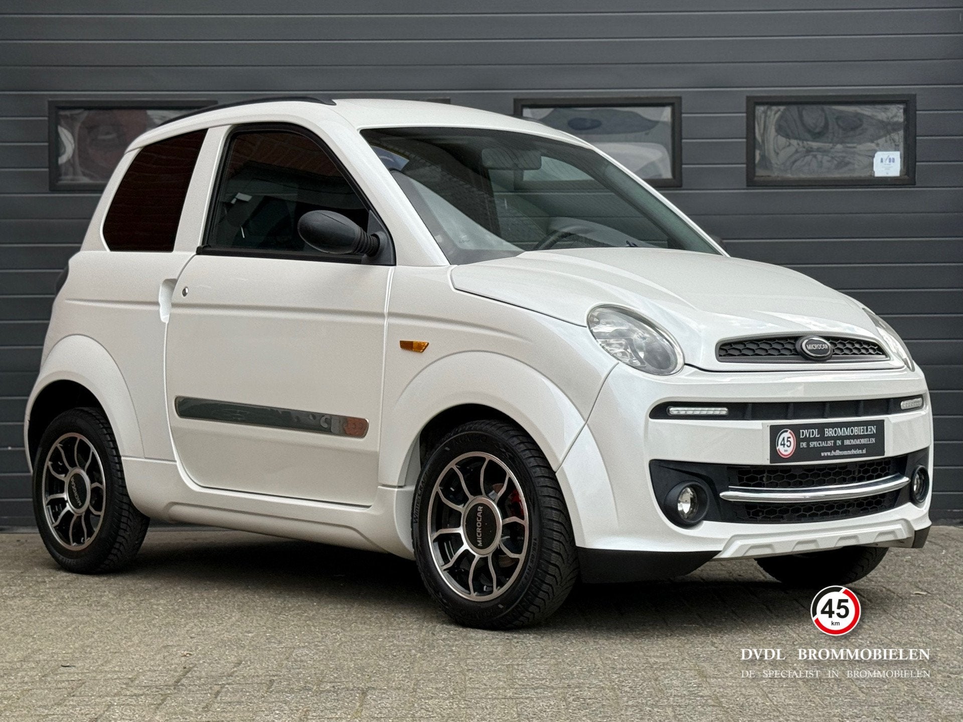 Microcar M.GO Premium DCI AIRCO Brommobiel 2018 1e eig 17dkm, DVDL Brommobielen, Staarten 32
5281PL  Boxtel, NL, Info@dvdlbrommobielen.nl